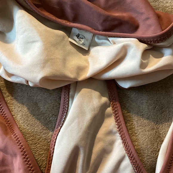 Strappy bikini - Picture 3 of 5